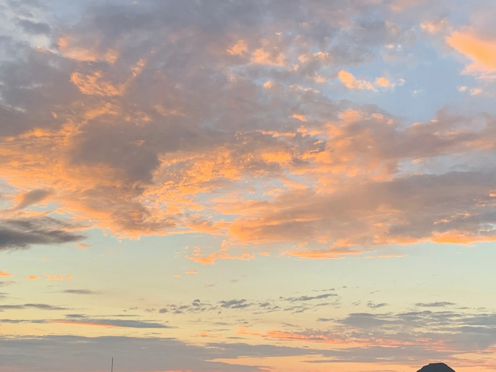 浮気調査 北九州｜探偵業務と秋の夕焼け